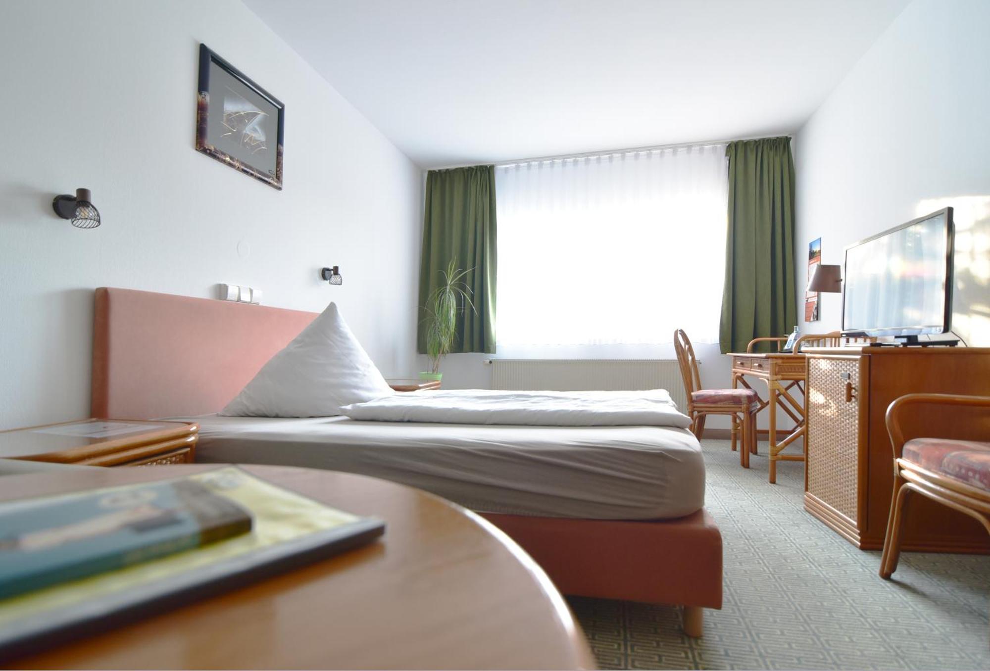 Land-Gut-Hotel Schenkenberger Hof Delitzsch Zewnętrze zdjęcie
